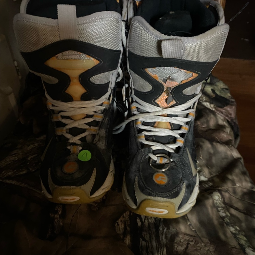Gray and Black High-Top Sneakers ride snow boots size 7